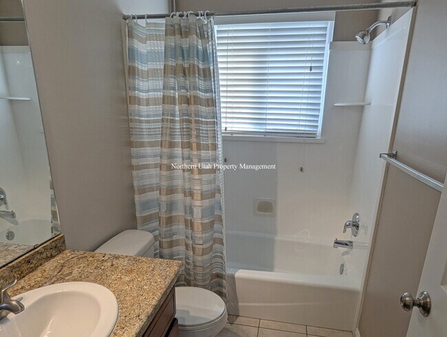 Building Photo - 4-Bed, 3.5 Bath Home with Scenic Views in South Ogden