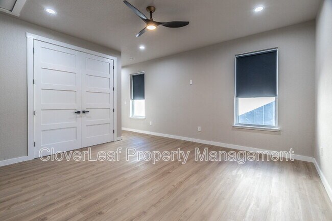 Building Photo - 414 Montana St