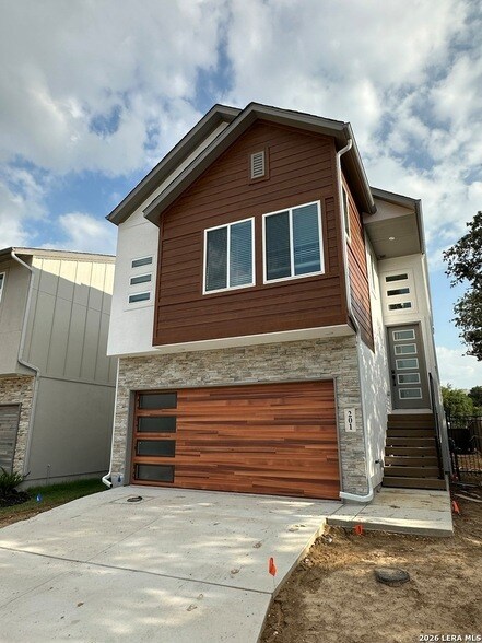 Building Photo - 20675 Huebner Rd