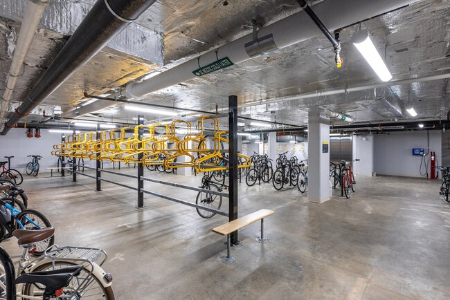 Building Photo - 949 1st St SE