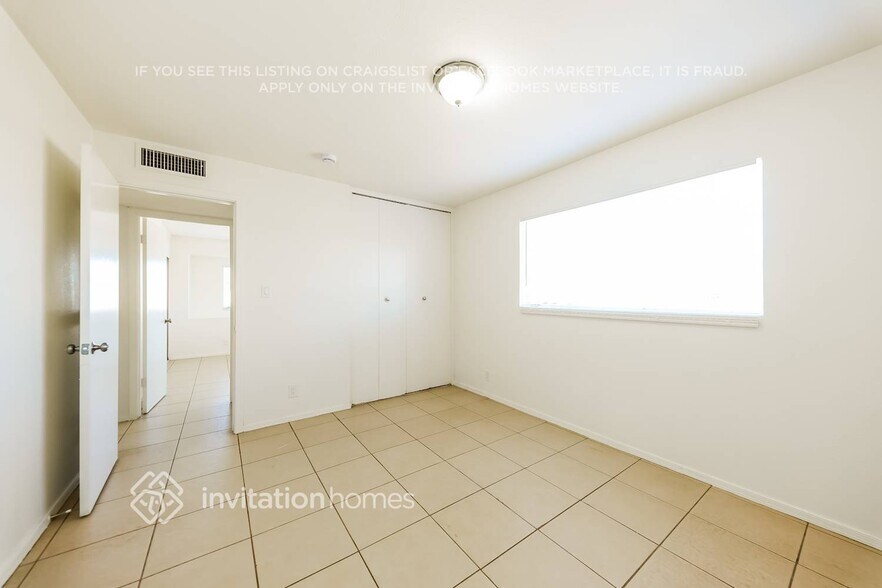 Building Photo - 4147 W Tuckey Ln