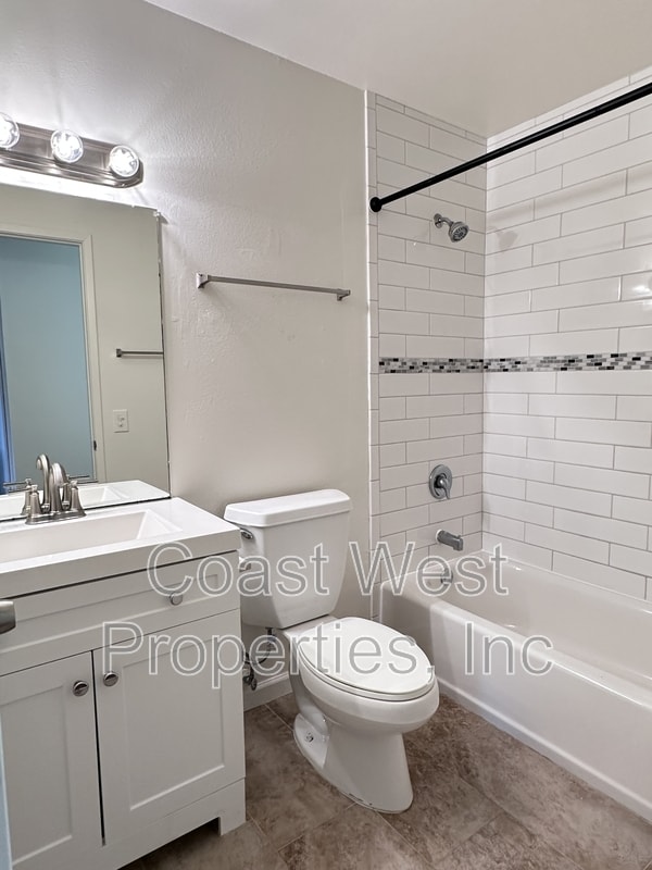 Building Photo - 6570 Oakridge Rd