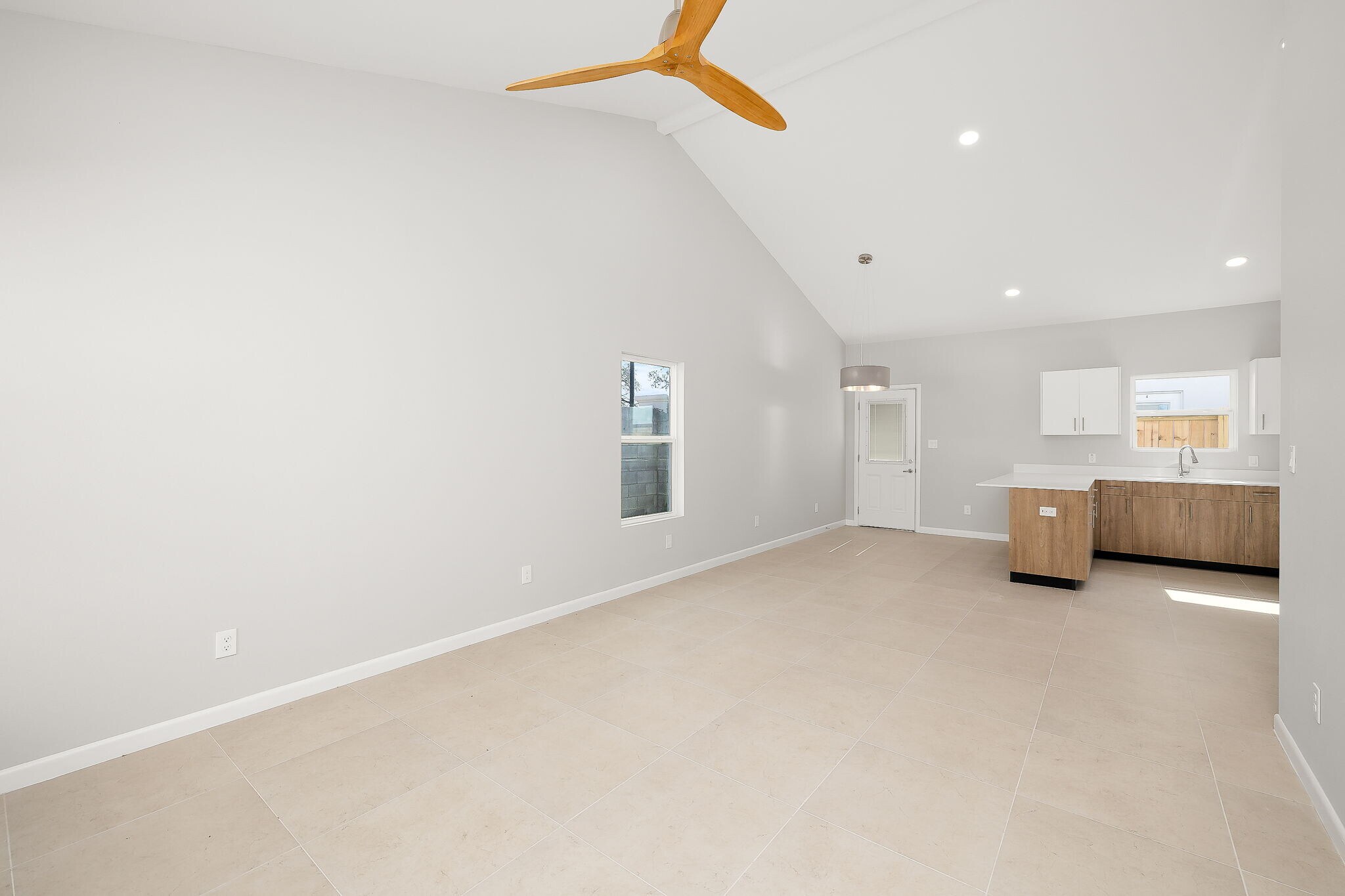 Building Photo - 412 Sparrow Rd