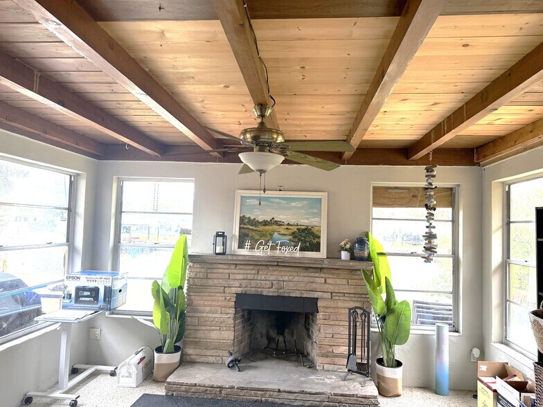 Building Photo - 108 Lantana Ave