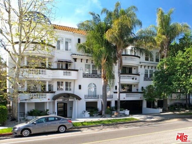 Building Photo - 12712 Moorpark St