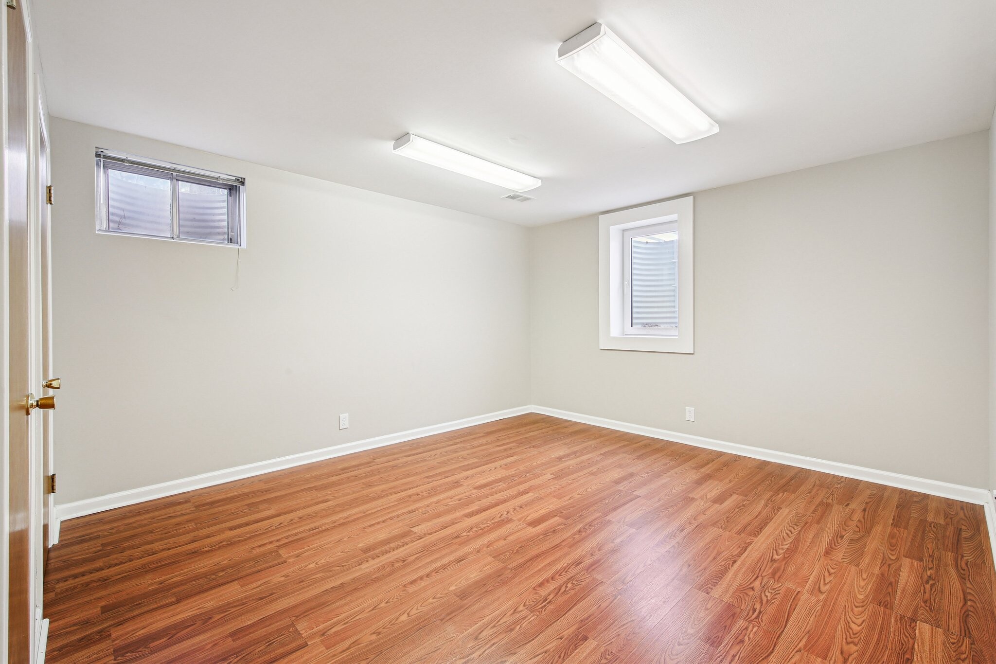 Building Photo - 994 E Costilla Ave