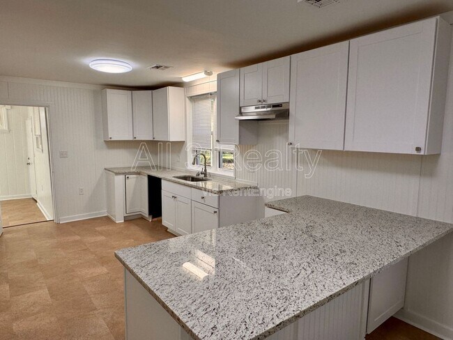 Building Photo - 2927 Brevard Ave