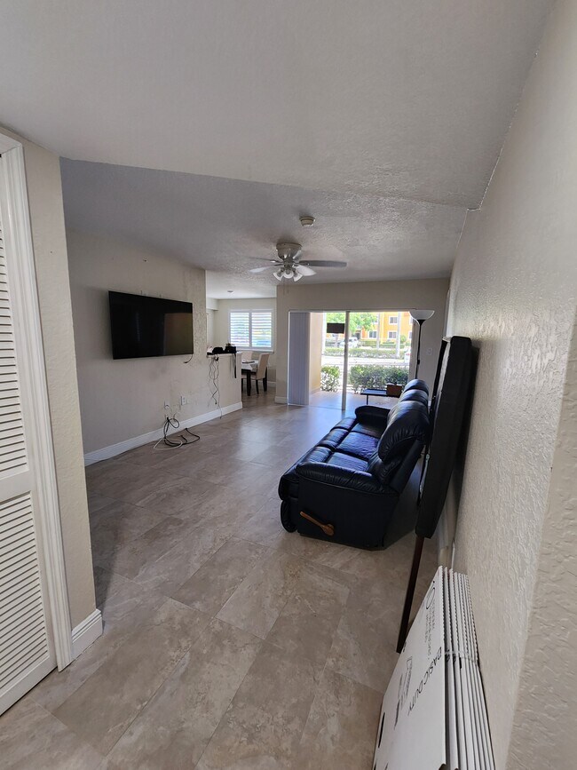 Building Photo - 21000 SW 87th Ave