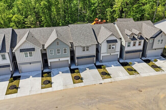 Building Photo - 299 Summit Dr W