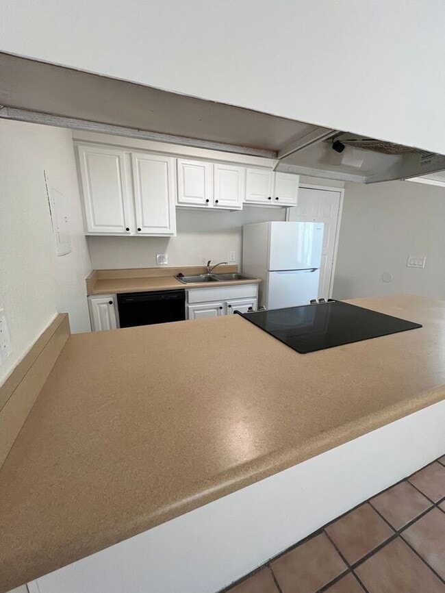 Building Photo - 1/2 MONTH FREE ON 12 MONTH LEASE AND MOVE ...