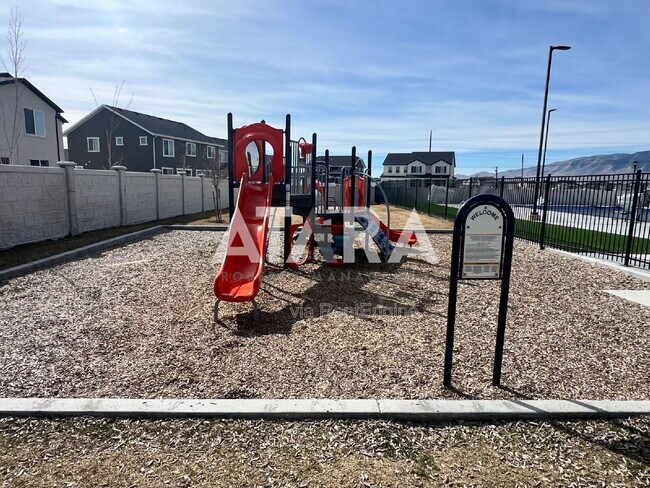 Building Photo - 955 S 850 W