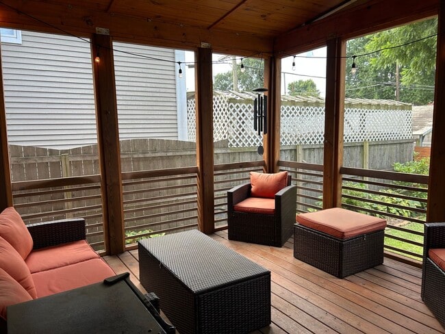 Building Photo - Deer Park 3 Bed 2 Bath Bungalow