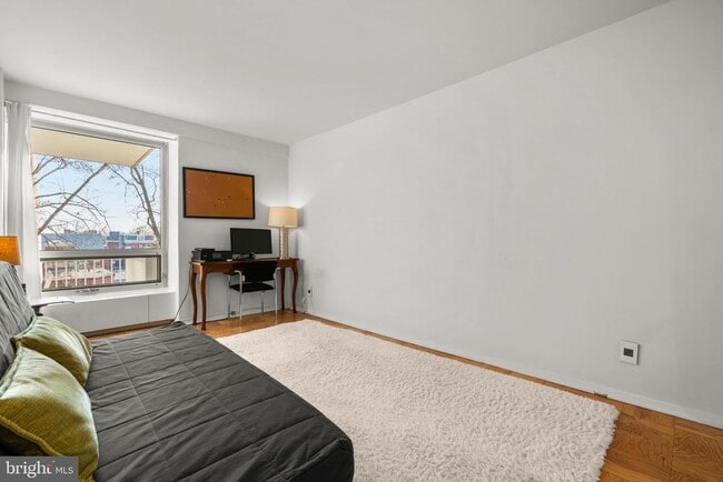 Building Photo - 1435 4th St SW