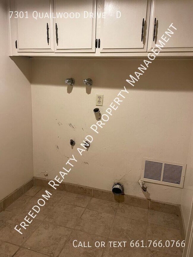 Primary Photo - Quailwood Villa Apartments