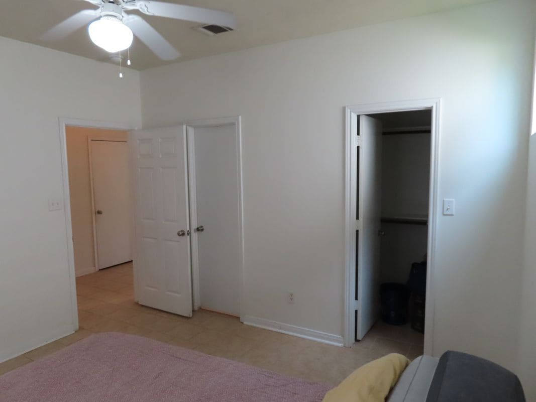 Building Photo - 4115 McFarland Dr