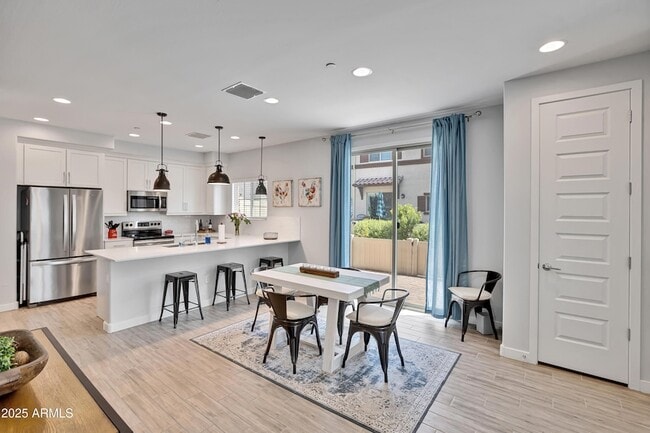 Building Photo - 4100 S Pinelake Way