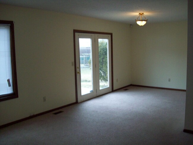 Building Photo - Coliseum & Lima Area NW Updated 3 bedroom ...