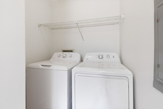 Building Photo - 956 Ridgepoint Ct