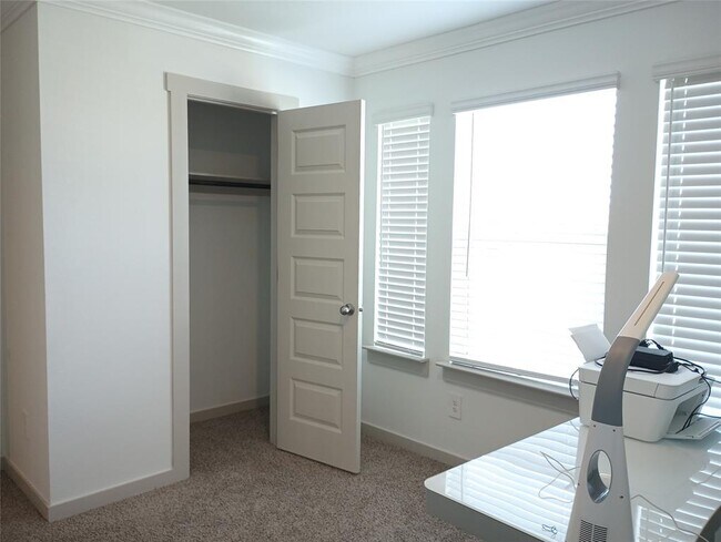 Building Photo - 3335 Balboa Grove Ln