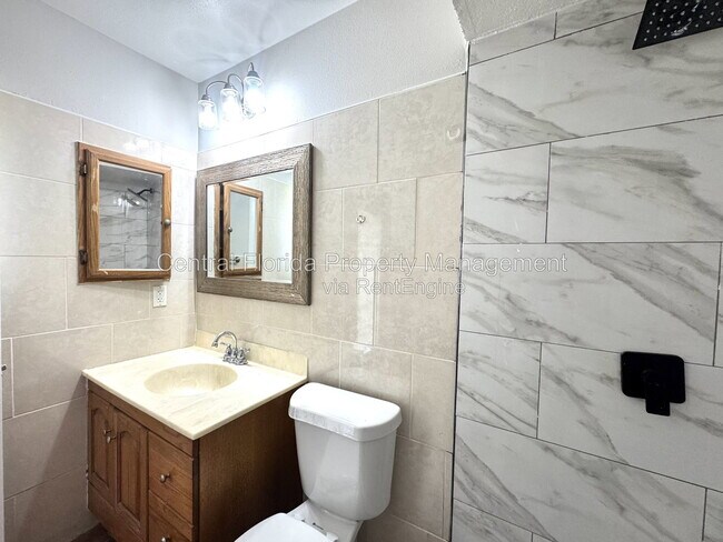 Building Photo - 659 Elderwood Ct