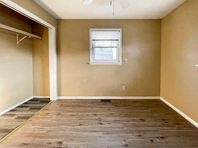 Building Photo - Dishwasher Included