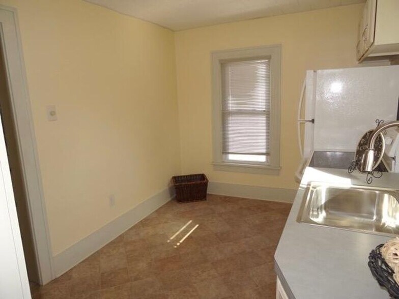 Building Photo - 1510 Kinyon Street