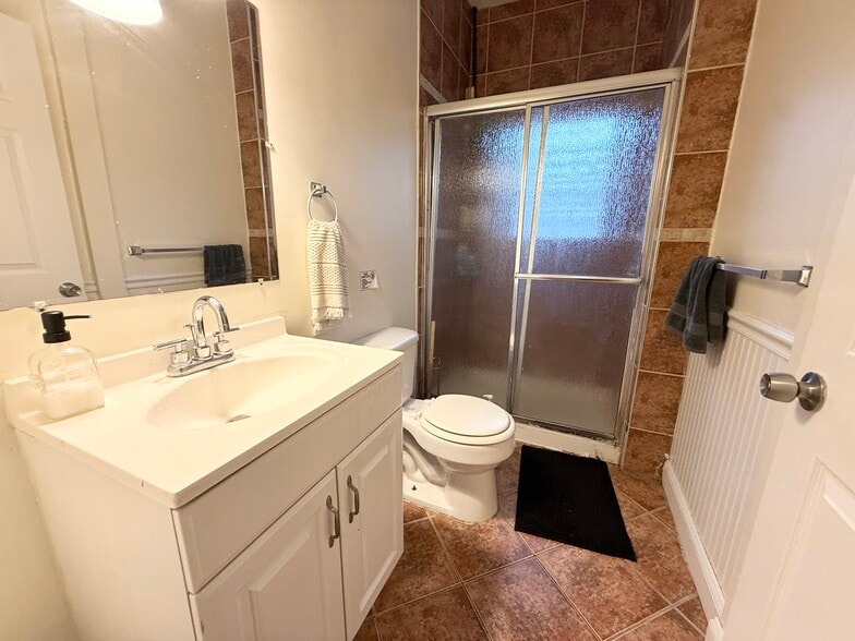 Building Photo - 99 Calumet St