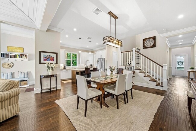 Building Photo - 120 Grove Way