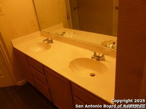 Building Photo - 15810 Pleasant Well Dr