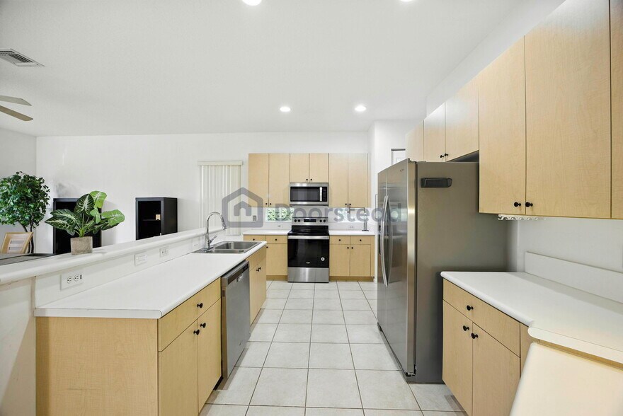 Building Photo - 10555 Paso Fino Dr