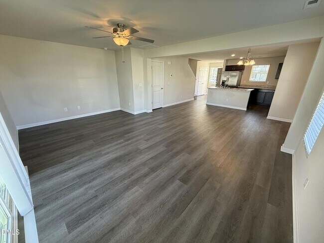 Building Photo - 1066 Peony Ln