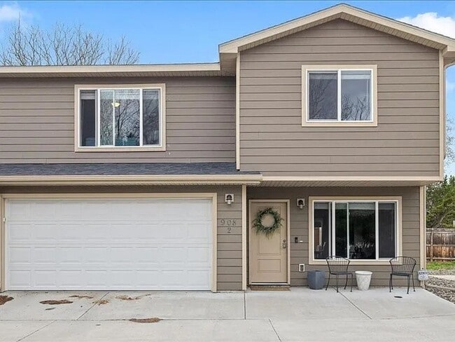 Building Photo - 908 Midway Ln
