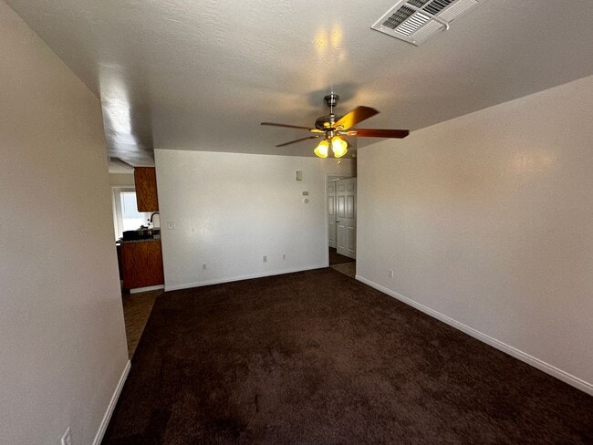 Building Photo - APARTMENT