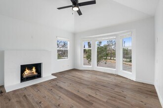 Building Photo - Designer Culver/Fairfax House + Studio | Dog Run & Private Orchard | 3-Car Parking