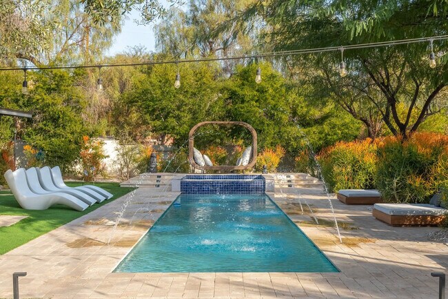Building Photo - 4129 E Palo Verde Dr