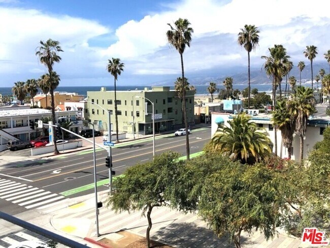 Building Photo - 1705 Ocean Ave