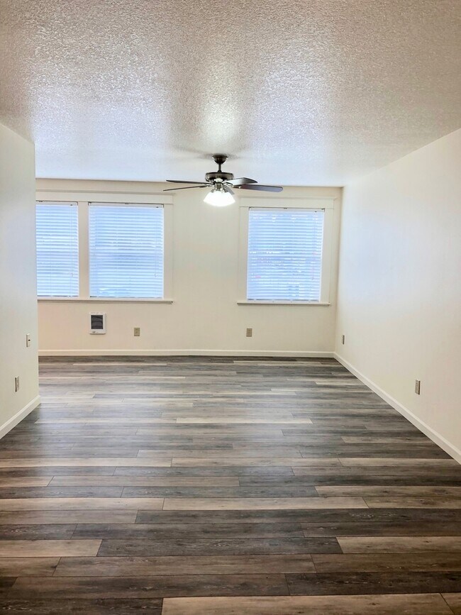 Building Photo - 1 Bedroom in Sellwood