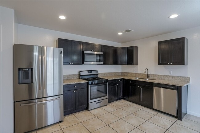 Building Photo - 3850 E Teri Ct