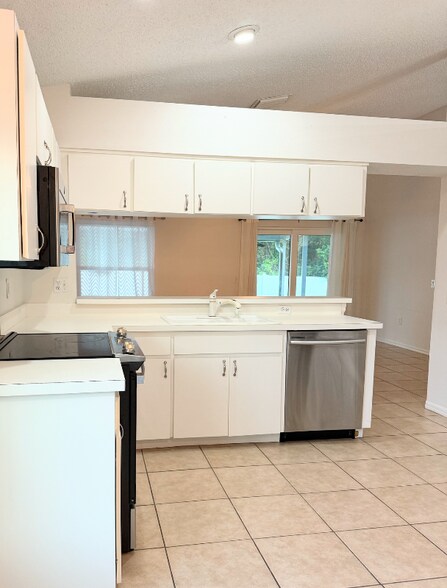 Building Photo - 28927 Stormcloud Pass