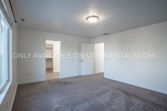 Building Photo - 578 Sugar Beet Dr