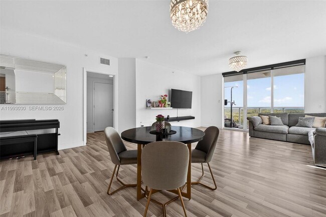 Building Photo - 15051 Royal Oaks Ln