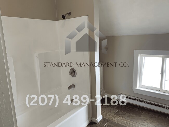 Building Photo - 15 Kennebec St