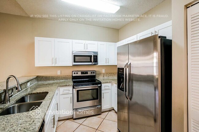 Building Photo - 11571 Waterford Ct