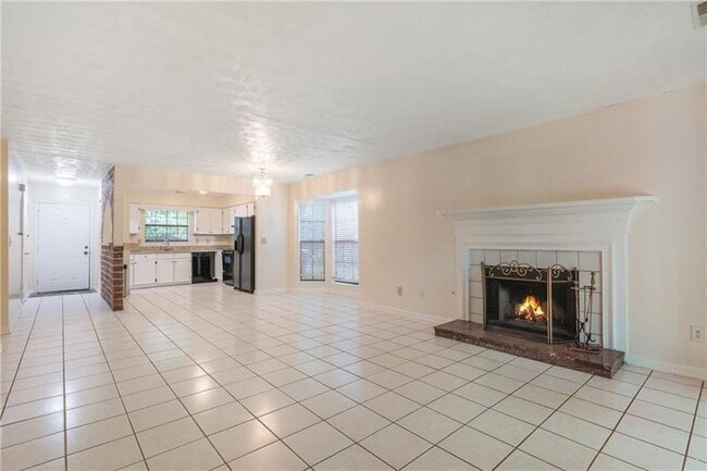 Building Photo - 5000 Village Green Way