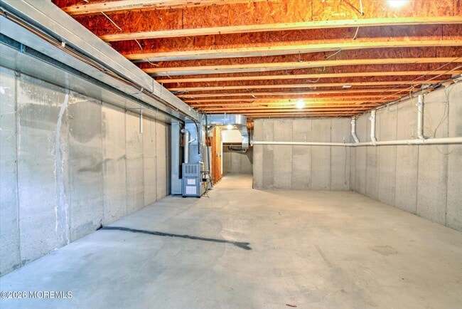 Building Photo - 6 Esplanade Way