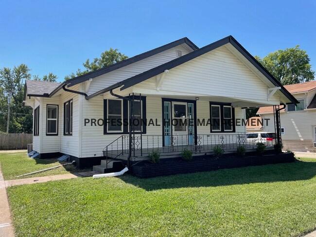 Primary Photo - Charming 3-Bedroom, 1.5-Bathroom Home With...