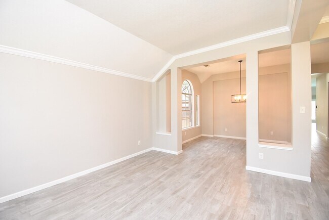 Building Photo - 23122 Beech Canyon Dr