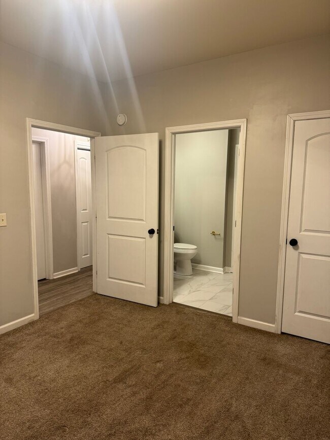Building Photo - Price reduced!!
