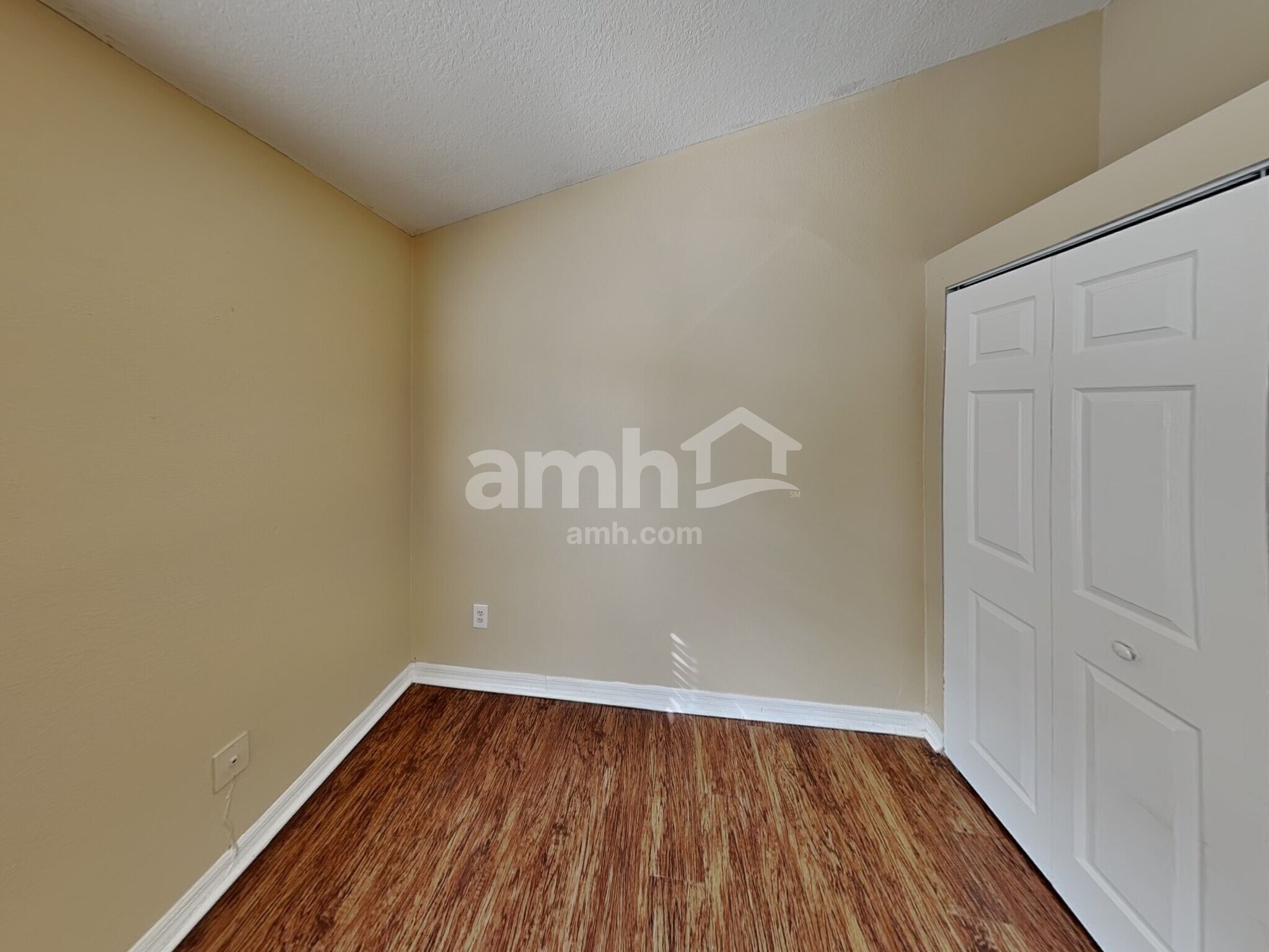 Building Photo - 2600 Deck Ave