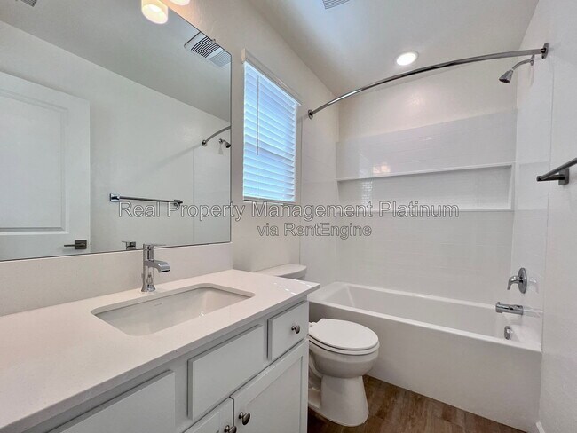 Building Photo - 1526 Woodhill Ln